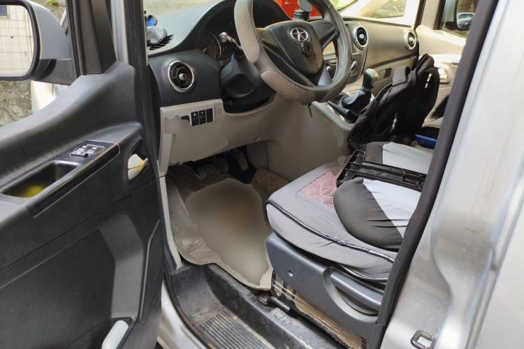 Used JAC Refine M3 2015 Maker Edition 1.6L Luxury Smart Version Driver Seat