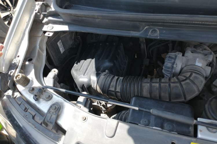 Used JAC Refine M3 2015 Maker Edition 1.6L Luxury Version Engine Bay Right