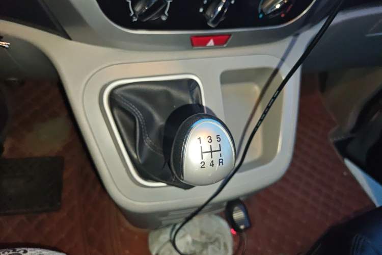Used JAC Refine M3 2015 Maker Edition 1.6L Luxury Version Gear Lever