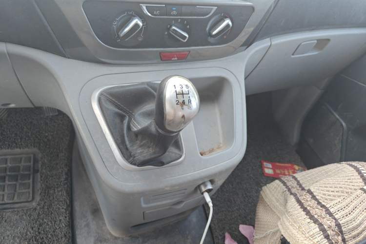 Used JAC Refine M3 2015 Maker Edition 1.6L Luxury Version Gear Lever