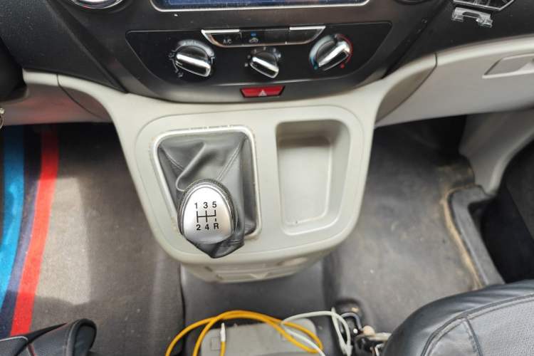 Used JAC Refine M3 2015 Maker Edition 1.6L Luxury Version Gear Lever