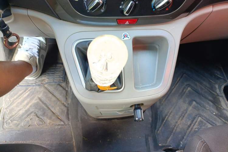 Used JAC Refine M3 2015 Maker Edition 1.6L Luxury Version Gear Lever