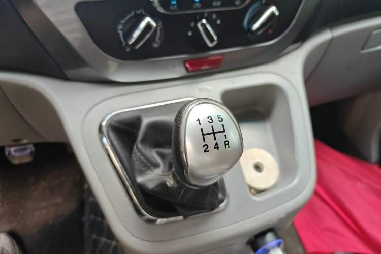 Used JAC Refine M3 2015 Maker Edition 1.6L Luxury Version Gear Lever