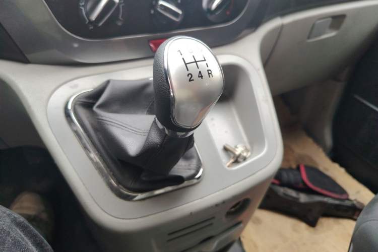 Used JAC Refine M3 2015 Maker Edition 1.6L Luxury Version Gear Lever