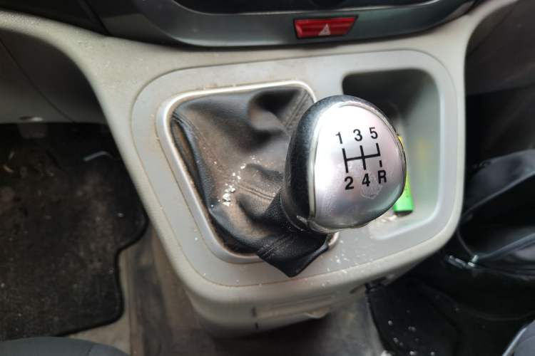 Used JAC Refine M3 2015 Maker Edition 1.6L Luxury Version Gear Lever