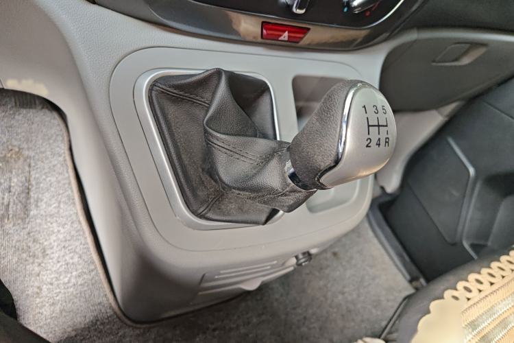 Used JAC Refine M3 2015 Maker Edition 1.6L Luxury Version Gear Lever