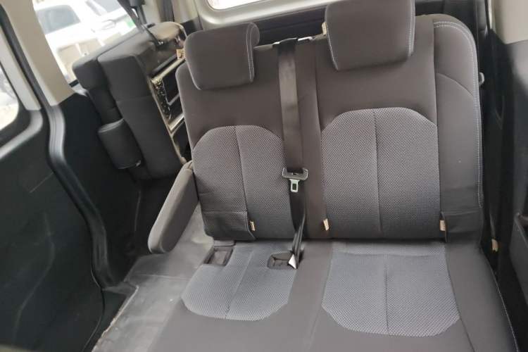Used JAC Refine M3 2015 Maker Edition 1.6L Luxury Version Interior 4
