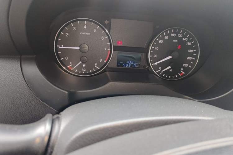 Used JAC Refine M3 2015 Maker Edition 1.6L Luxury Smart Version Odometer Close Up