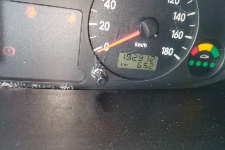 Used JAC Refine M3 2015 2.0L Luxury Model Odometer Close Up