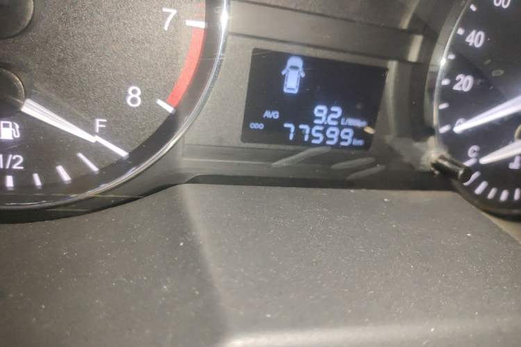Used JAC Refine M3 2015 Maker Edition 1.6L Luxury Smart Version Odometer Close Up