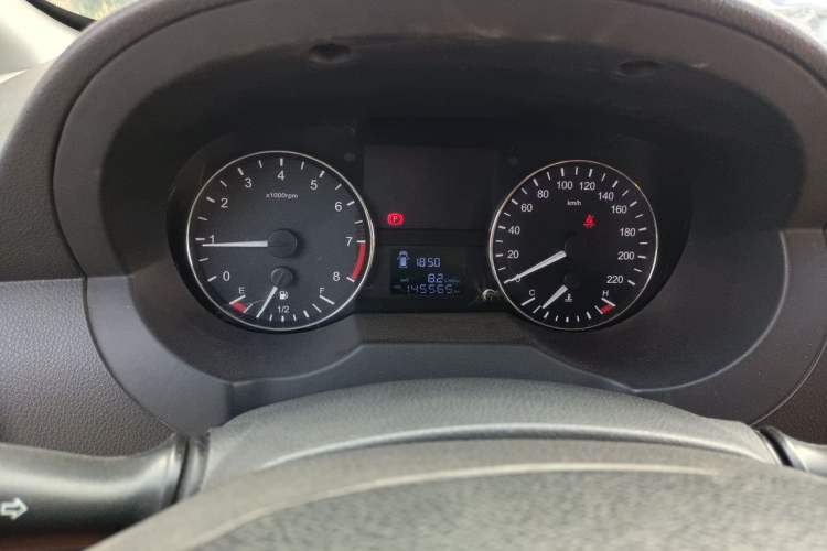 Used JAC Refine M3 2015 Maker Edition 1.6L Luxury Version Odometer Close Up