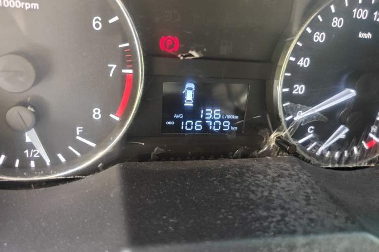 Used JAC Refine M3 2015 Maker Edition 1.6L Luxury Version Odometer Close Up