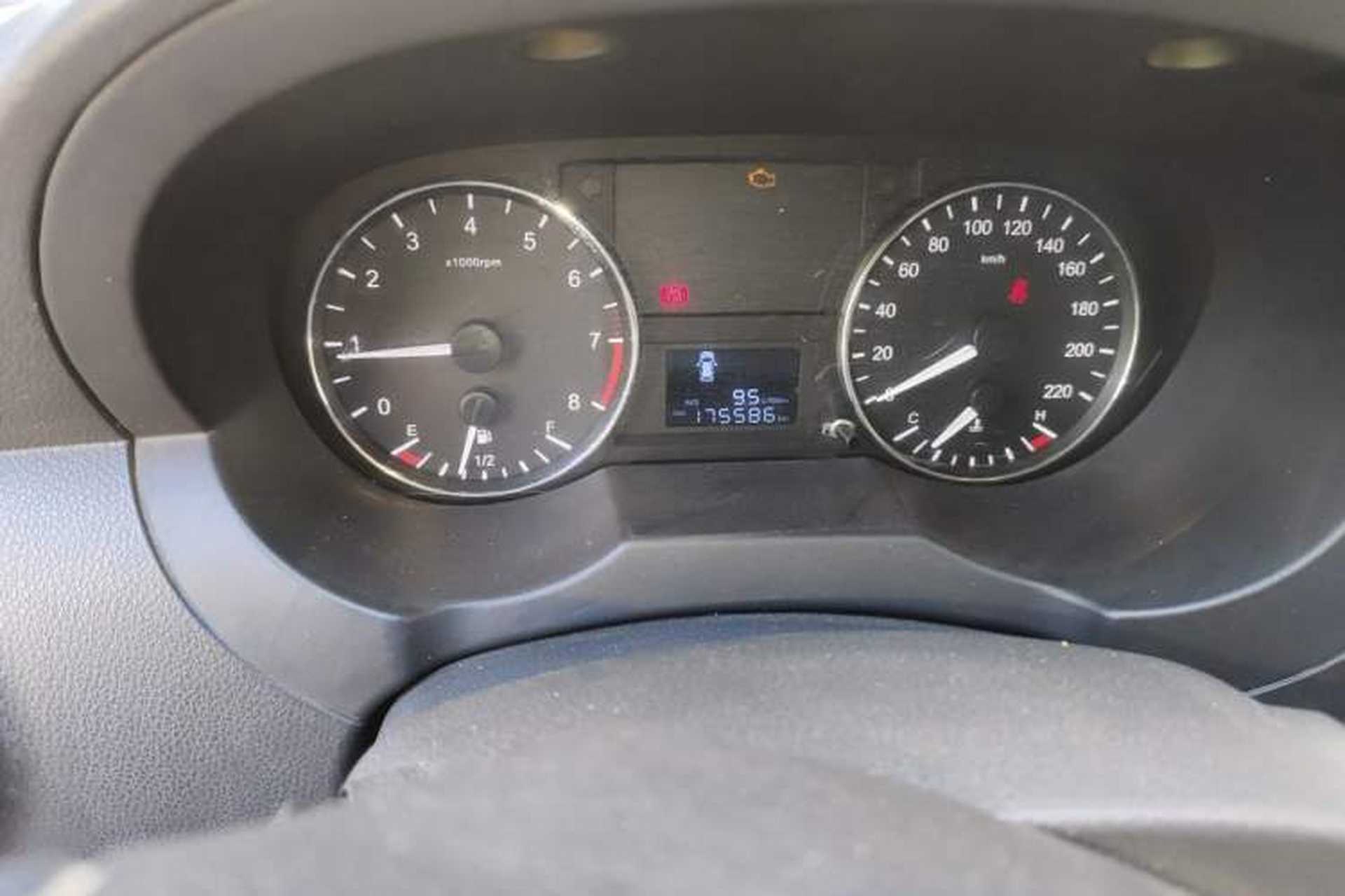 Used JAC Refine M3 2015 Maker Edition 1.6L Luxury Version Odometer Close Up