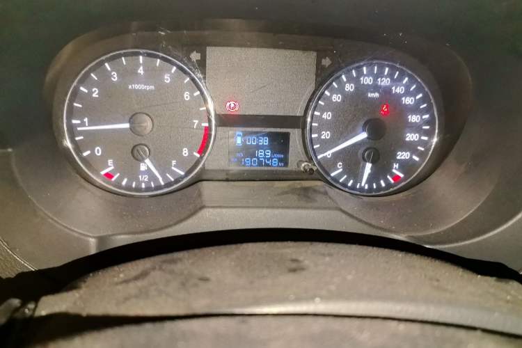 Used JAC Refine M3 2015 Maker Edition 1.6L Luxury Smart Version Odometer Close Up