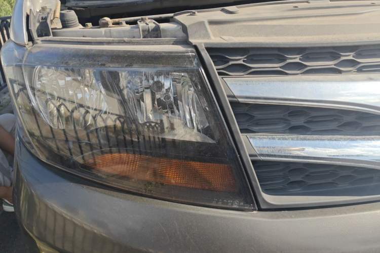 Used JAC Refine M3 2015 Maker Edition 1.6L Luxury Version Right Front Headlight