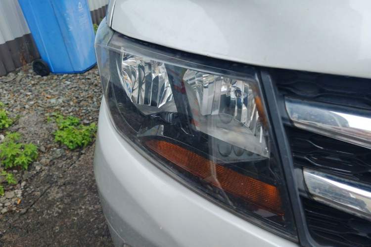 Used JAC Refine M3 2015 Maker Edition 1.6L Luxury Version Right Front Headlight