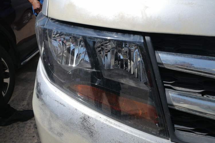 Used JAC Refine M3 2015 Maker Edition 1.6L Luxury Version Right Front Headlight