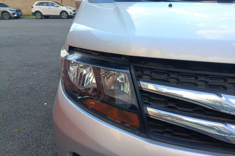 Used JAC Refine M3 2015 Maker Edition 1.6L Luxury Version Right Front Headlight