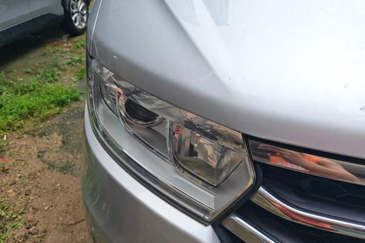 Used JAC Refine M3 2015 Maker Edition 1.6L Luxury Smart Version Right Front Headlight