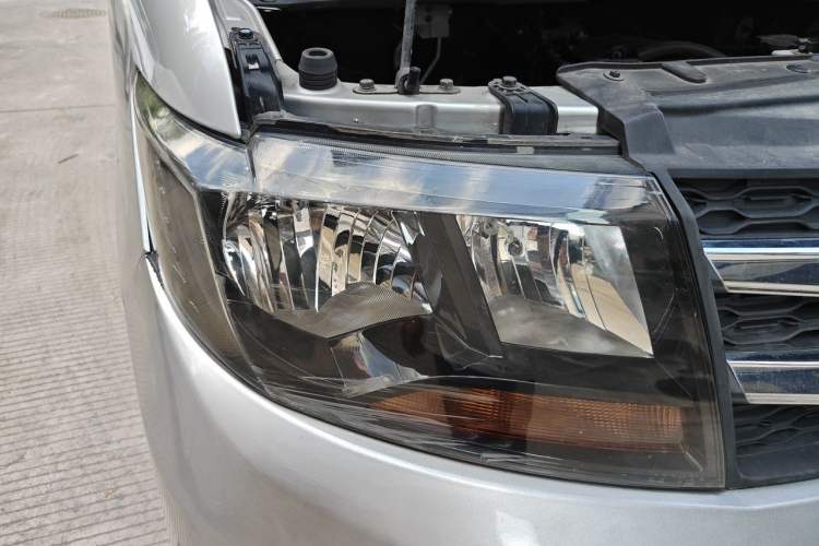 Used JAC Refine M3 2015 Maker Edition 1.6L Luxury Version Right Front Headlight
