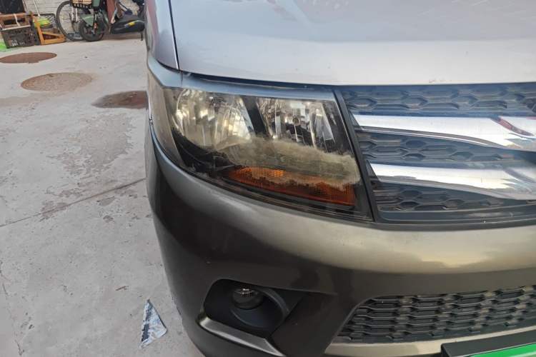 Used JAC Refine M3 2015 Maker Edition 1.6L Luxury Smart Version Right Front Headlight