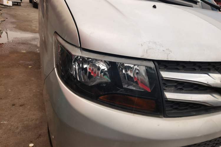 Used JAC Refine M3 2015 Maker Edition 1.6L Luxury Version Right Front Headlight