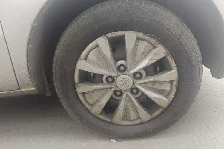 Used JAC Refine M3 2015 Maker Edition 1.6L Luxury Version Right Front Wheel Hub
