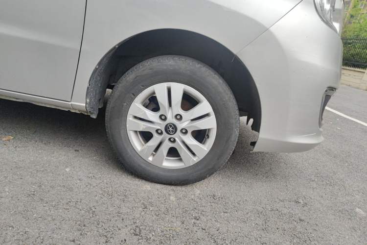 Used JAC Refine M3 2015 Maker Edition 1.6L Luxury Smart Version Right Front Wheel Hub