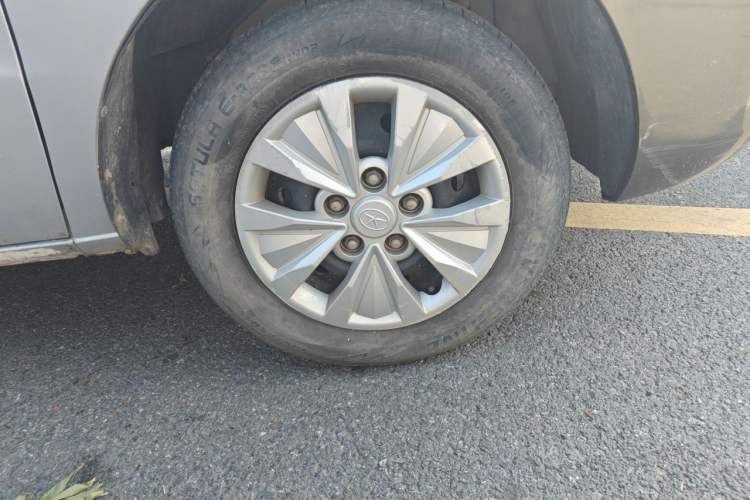 Used JAC Refine M3 2015 Maker Edition 1.6L Luxury Version Right Front Wheel Hub