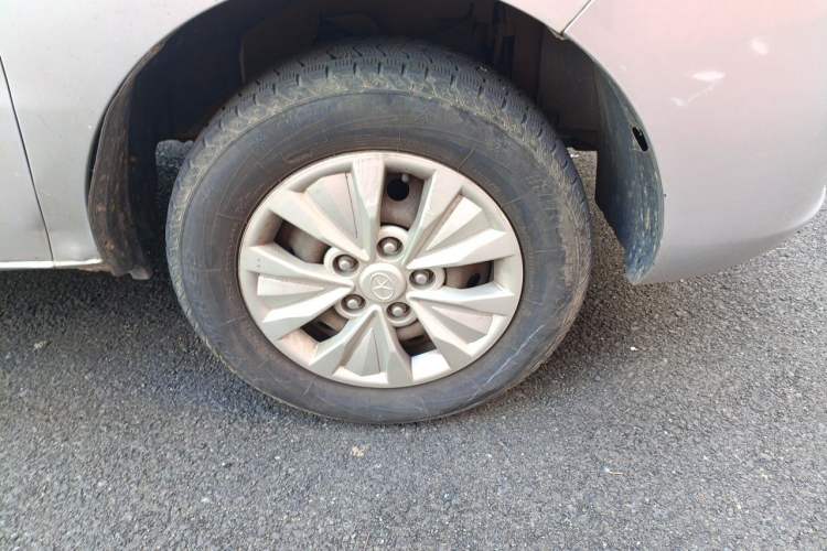 Used JAC Refine M3 2015 Maker Edition 1.6L Luxury Version Right Front Wheel Hub