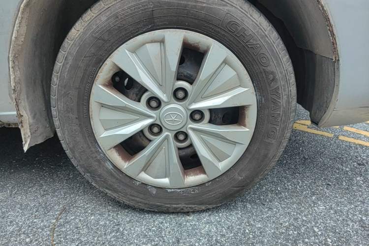 Used JAC Refine M3 2015 Maker Edition 1.6L Luxury Version Right Front Wheel Hub