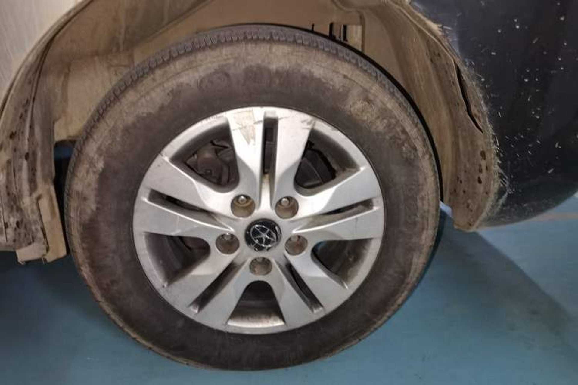 Used JAC Refine M3 2015 Maker Edition 1.6L Luxury Smart Version Right Front Wheel Hub