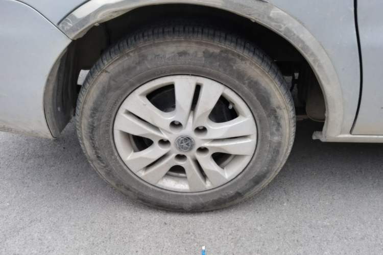 Used JAC Refine M3 2015 2.0L Luxury Smart Version Right Rear Wheel Hub