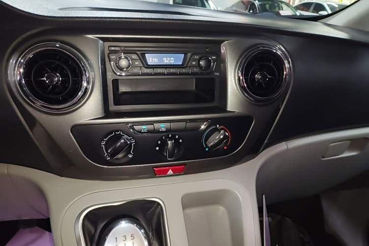 Used JAC Refine M3 2015 Maker Edition 1.6L Luxury Version Audio And AC Panel