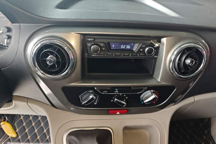 Used JAC Refine M3 2015 Maker Edition 1.6L Luxury Version Audio And AC Panel