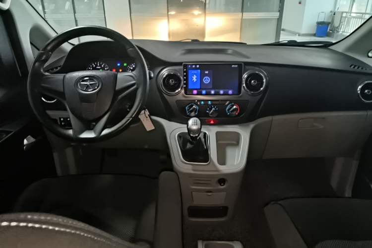 Used JAC Refine M3 2015 Maker Edition 1.6L Luxury Version Center Console