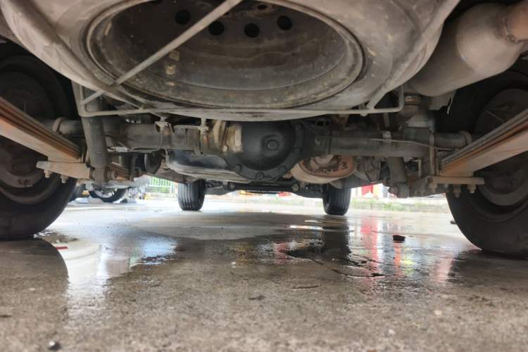 Used JAC Refine M3 2015 Maker Edition 1.6L Luxury Version Chassis Rear