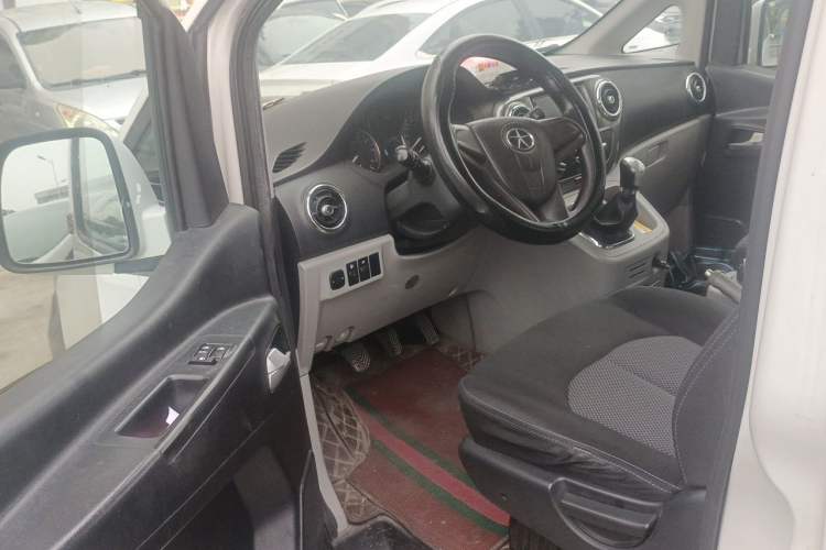 Used JAC Refine M3 2015 Maker Edition 1.6L Luxury Smart Version Driver Seat