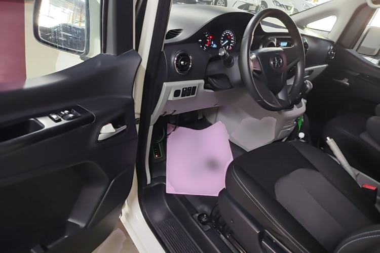 Used JAC Refine M3 2015 Maker Edition 1.6L Luxury Version Driver Seat