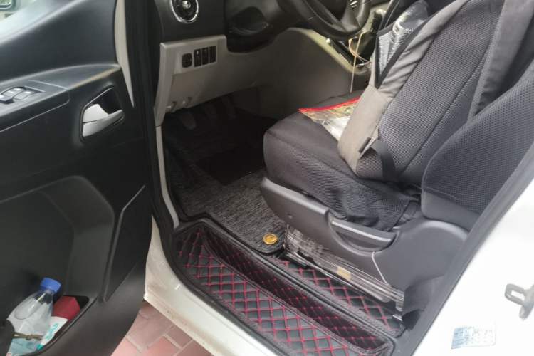 Used JAC Refine M3 2015 Maker Edition 1.6L Luxury Smart Version Driver Seat