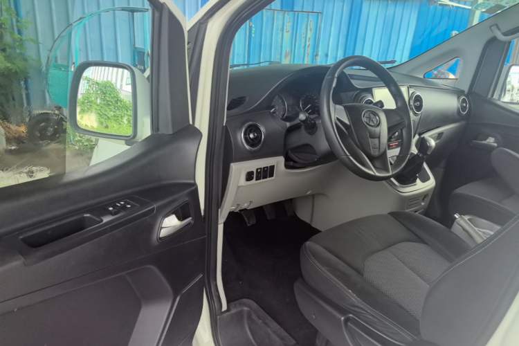 Used JAC Refine M3 2015 Maker Edition 1.6L Luxury Smart Version Driver Seat