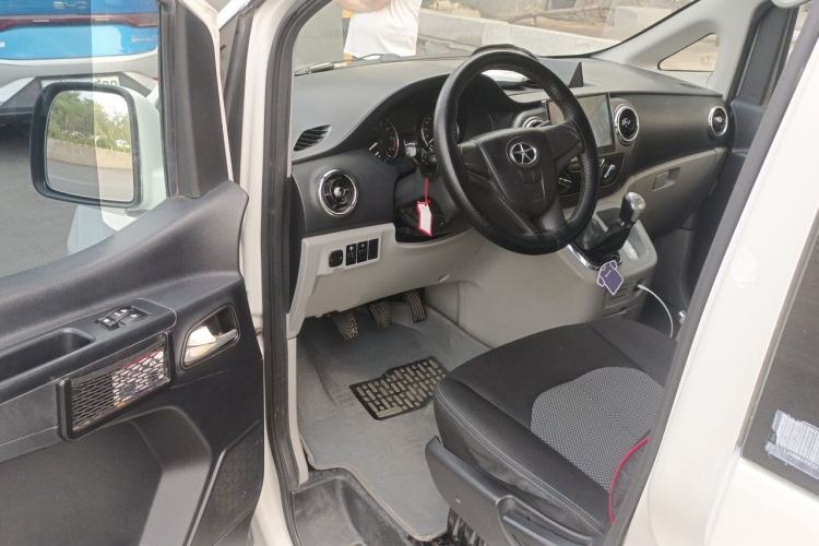 Used JAC Refine M3 2015 Maker Edition 1.6L Luxury Smart Version Driver Seat