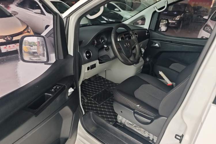 Used JAC Refine M3 2015 Maker Edition 1.6L Luxury Version Driver Seat