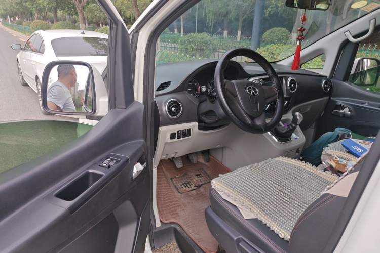 Used JAC Refine M3 2015 Maker Edition 1.6L Luxury Smart Version Driver Seat