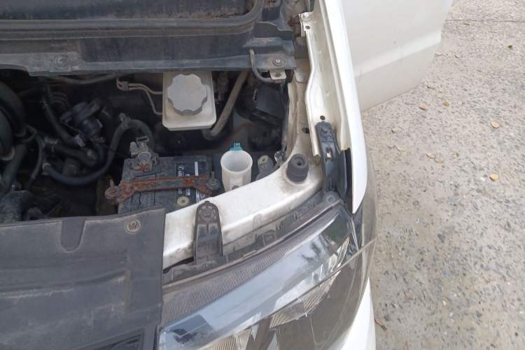 Used JAC Refine M3 2015 Maker Edition 1.6L Luxury Version Engine Bay Left