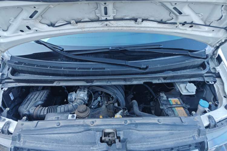 Used JAC Refine M3 2015 Maker Edition 1.6L Luxury Version Engine Bay