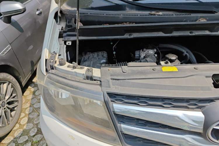 Used JAC Refine M3 2015 Maker Edition 1.6L Luxury Version Engine Bay Right