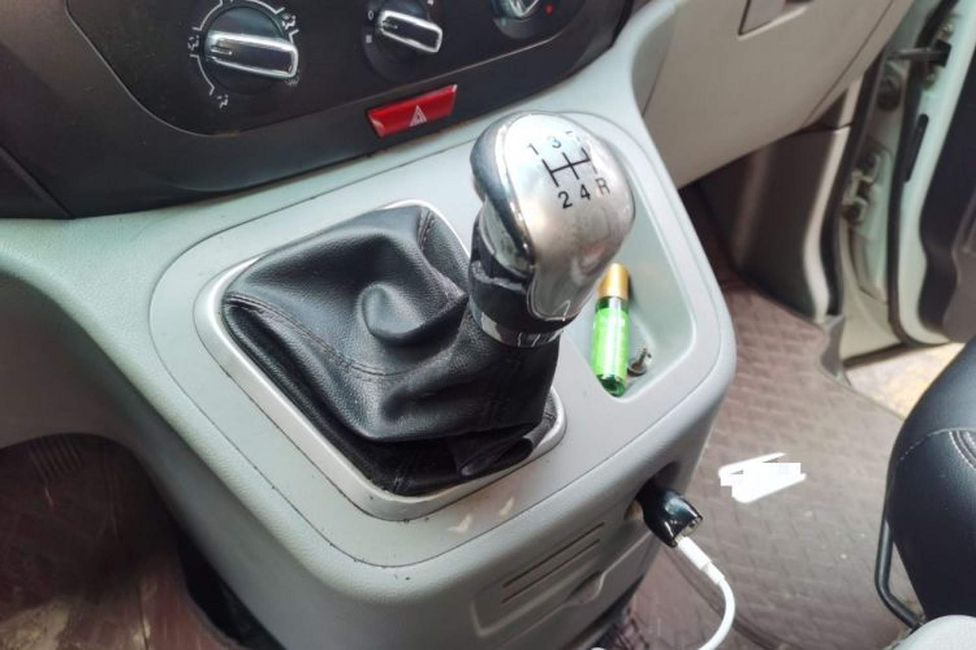 Used JAC Refine M3 2015 Maker Edition 1.6L Luxury Version Gear Lever
