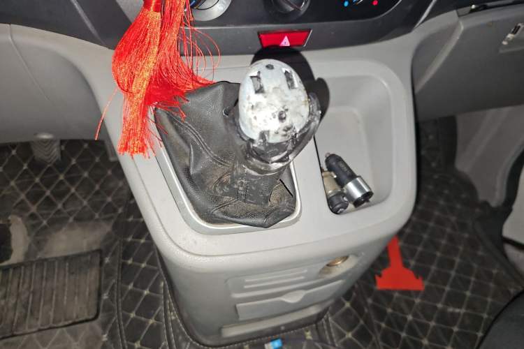 Used JAC Refine M3 2015 Maker Edition 1.6L Luxury Version Gear Lever