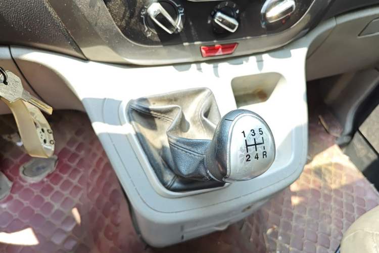 Used JAC Refine M3 2015 Maker Edition 1.6L Luxury Version Gear Lever